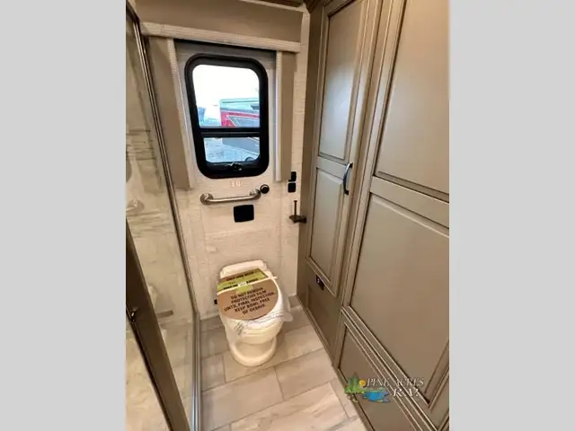 2025 Newmar Dutch Star 4369 Black Out Package in RVs & Motorhomes in Moncton - Image 57