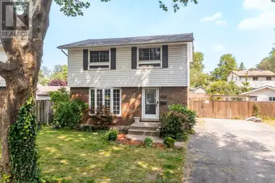 3536 WOLFE COURT Windsor, Ontario