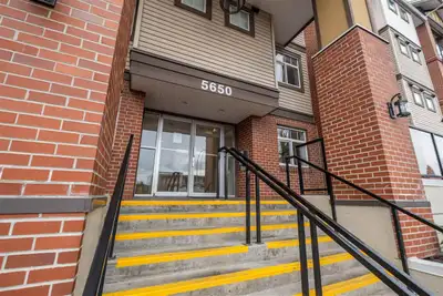 Move In Fees Included! Top-Floor 1 Bedroom Condo in the Heart of Langley City - Furnished or Unfurni...