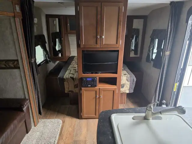 2015 Keystone RV Bullet 272BHS in Travel Trailers & Campers in Penticton - Image 10
