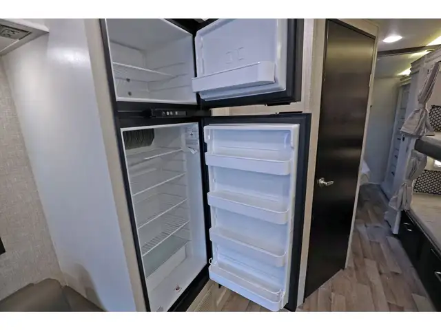 2023 Entegra Coach Odyssey 31F Bund Bed NEUF VR/RV Classe C 2023 in RVs & Motorhomes in Laval / North Shore - Image 14