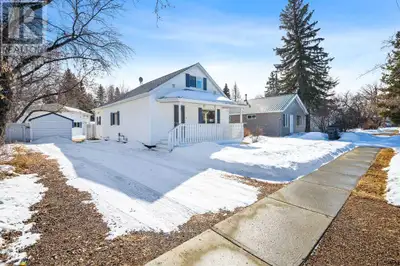 This charming home offers the perfect blend of comfort, convenience, and community. Well maintained...
