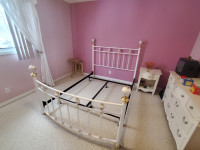 white all wood  queen size bedroom suite