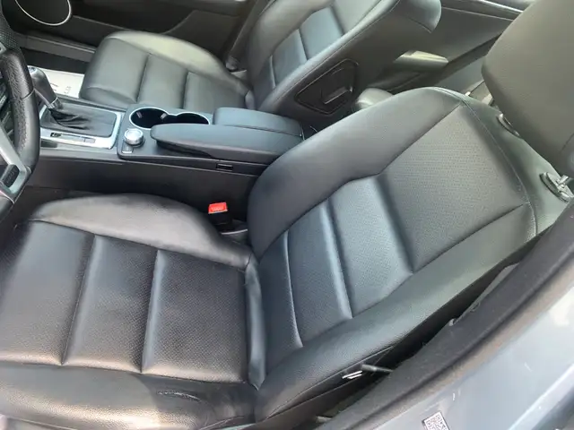 2013 Mercedes-Benz C-Class in Cars & Trucks in City of Montréal - Image 11