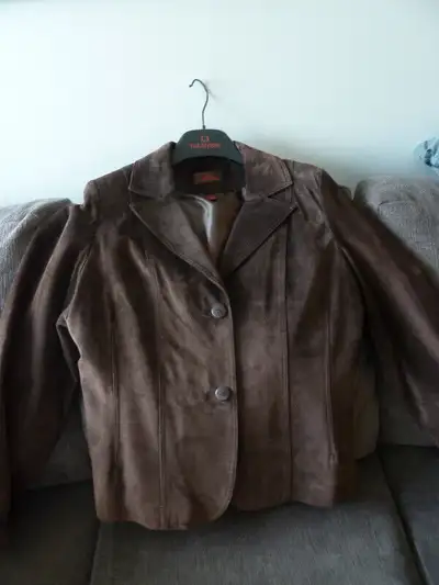 Ladies Danier blazer, View more