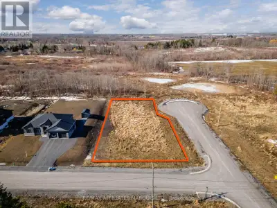 Nestled in the established and sought-after neighbourhood of Sapphire Hill, this spacious lot is loc...