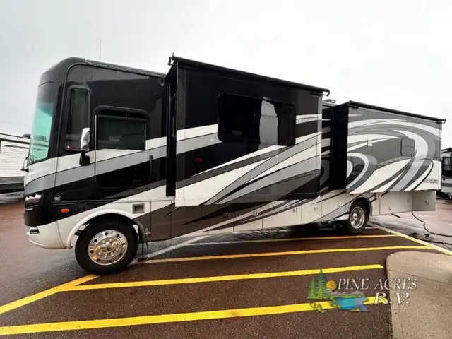 2018 Forest River RV Georgetown 7 Series 34P7 only 12 k Miles in RVs & Motorhomes in Moncton - Image 9