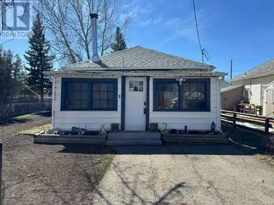 If you're a skilled contractor, this could be the perfect project for you! This little home needs so...
