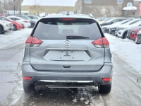 Experience the versatility and reliability of the 2018 Nissan Rogue SV. This Gray front-wheel-drive... (image 4)