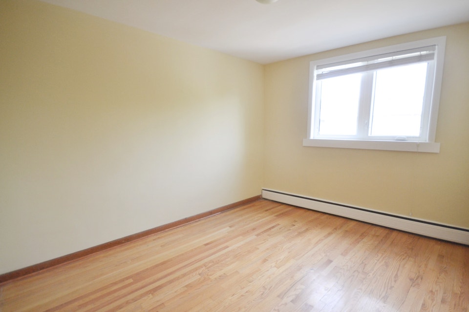 AVAILABLE NOW! 1-Bedroom Suite Available at Portage Ave West! 4
