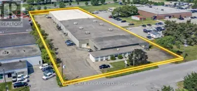 Prime industrial space just under 25,000 SF available near 97 Ardelt Avenue. Features 3 dock doors (...