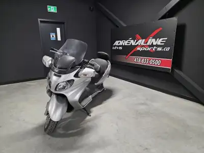 2005 Suzuki BURGMAN 650 2005 Suzuki BURGMAN 650 SUZUKI BURGMAN 650 2005, 62 955 KM Adrénaline Sport...