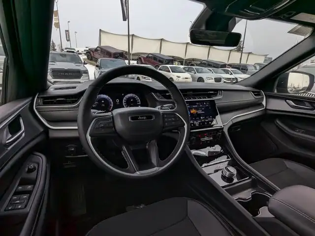 2025 Jeep Grand Cherokee Altitude * - Power Liftgate - Wireless in Cars & Trucks in Calgary - Image 26