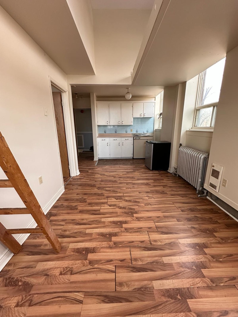 1 Bedroom Central HalifaxHeat,HW, Laundry, securityNO PARKING Long