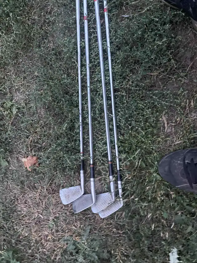 Ben Hogan Apex Iron - 4 Clubs Available #3 #4 #5 #7 Right Handed in Golf in City of Toronto - Image 6