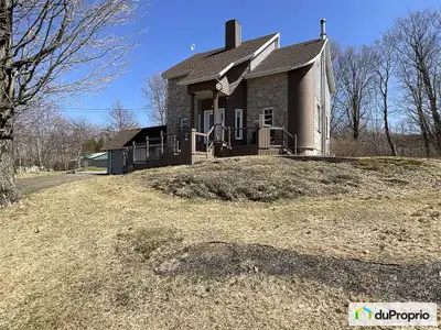 Fermette d'exception de 41 acres située à Inverness dans les bois francs aux pieds des Appalaches av...