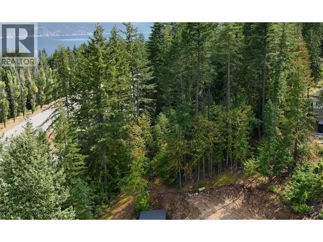 BALFOUR Avenue Lot# LOT 8 Kaslo, British Columbia in Land for Sale in Nelson - Image 5