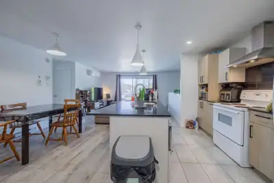 Beau 6 1/2 sur 2 étages, construction 2022 dans le secteur de Limoilou -2 salles de bains avec bain...