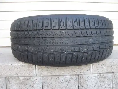 ONE (1) NOKIAN WR WINTER TIRE SIZE /225/55/16/ GOOD TREAD ASKING $40 ( NO E-MAILS ) CALL (613)882-40...