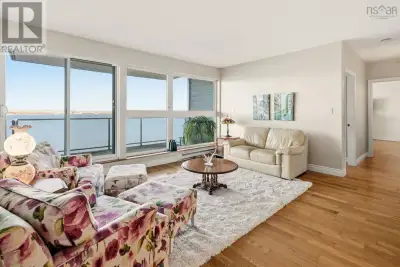 Welcome to 304-647 Bedford Highway. This rare, spacious 1,572-square-foot end unit offers the ultima...