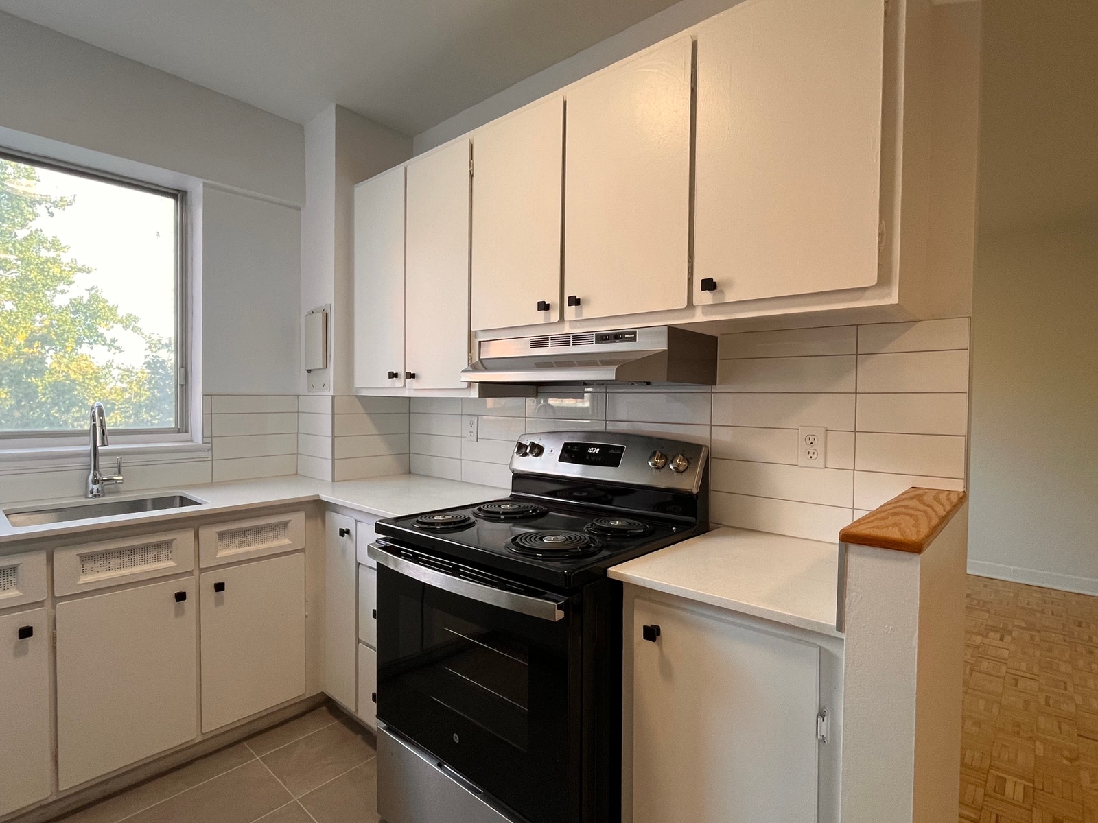 281 Riverside Drive — photo 3