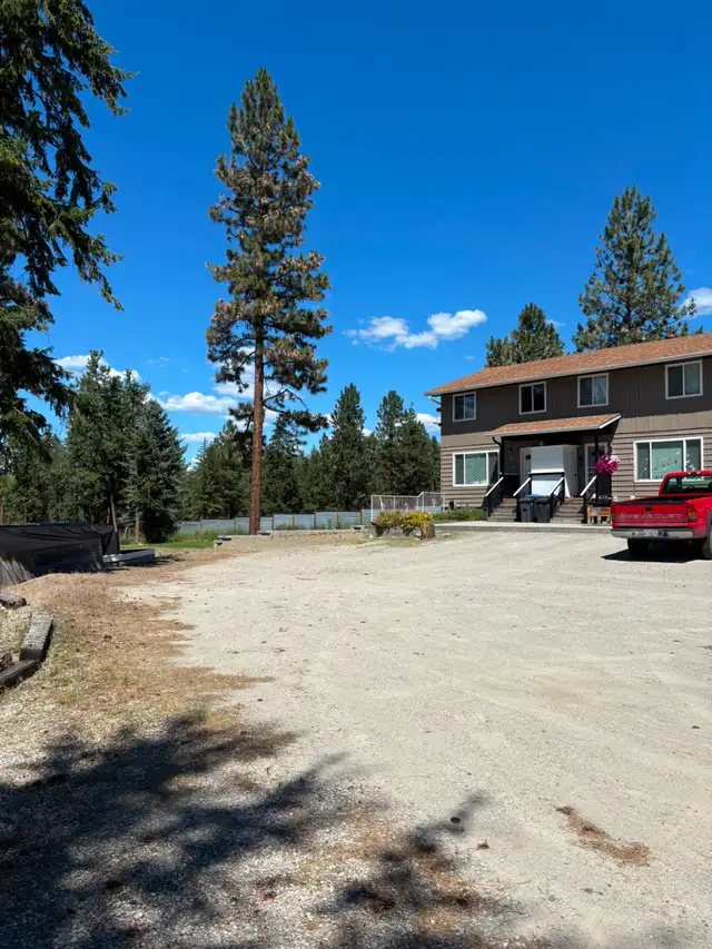 3br TOWNHOUSE - private, quiet/safe