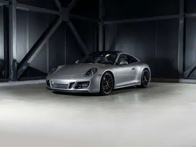 Toit ouvrant, Bluetooth . Engine: Moteur à 6 cylindres plats 3.0L/182CI