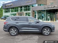 Designed for seamless urban adventures and robust weekend escapes, the 2022 Hyundai Santa Fe Preferr... (image 5)