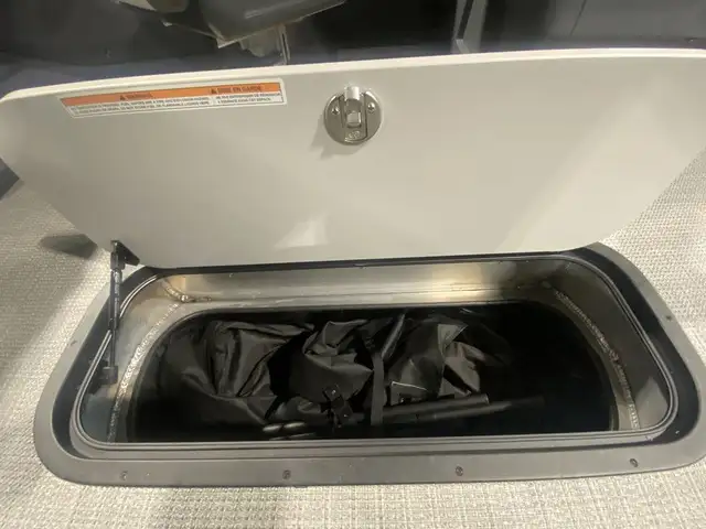 2024 Manitou Cruise 22 Switchback in Powerboats & Motorboats in Saskatoon - Image 9