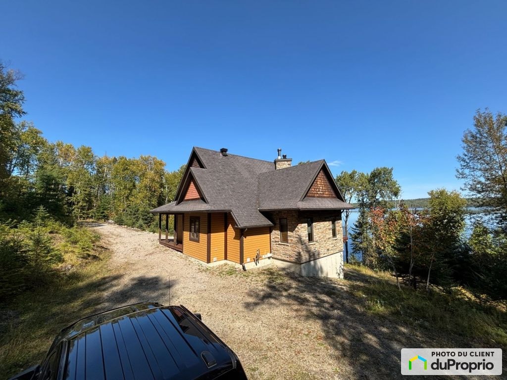 $1,139,000 - Cottage for sale in St-Michel-Des-Saints — photo 1