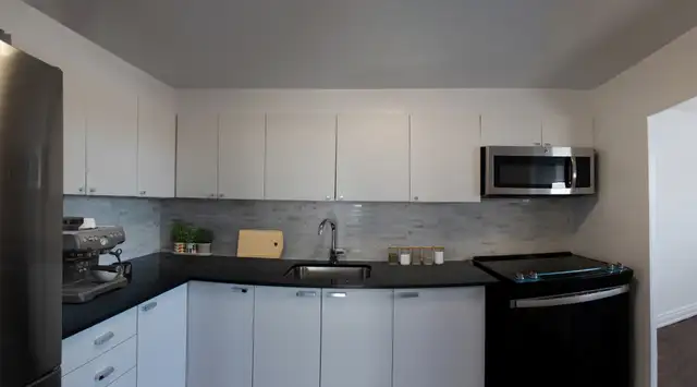 1 Bedroom Apartment for Rent - Yorkville - Indoor Pool in Long Term Rentals in City of Toronto - Image 4