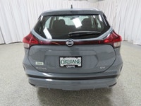 One owner 2024 Nissan Kicks SV comes equipped with blind spot warning, intelligent cruise control, a... (image 3)