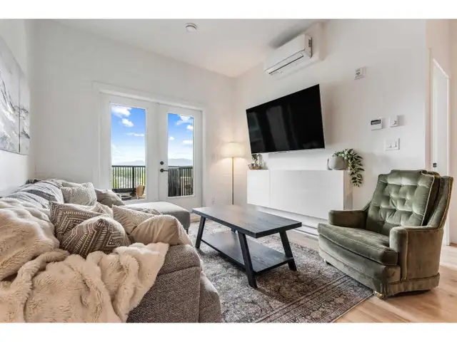 519 2493 MONTROSE AVENUE Abbotsford, British Columbia in Condos for Sale in Abbotsford - Image 7