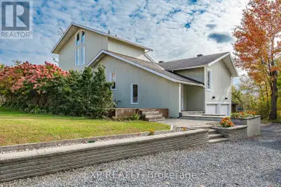 1238 BARNWELL CRESCENT Ottawa, Ontario