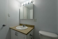 Akelius one bedroom apartment for rent. Located near Av. Wilderton in the Notre-Dame-De-Grace neighb... (image 2)