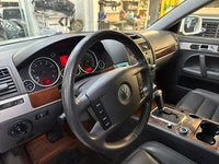 2007 Volkswagen Touareg a rare find in this condition for the year. * 234,352 KM * Clean Carfax No A... (image 4)