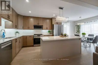 Welcome to a charming 4-bedroom house in the heart of Peterborough, Ontario! Nestled in a serene nei...