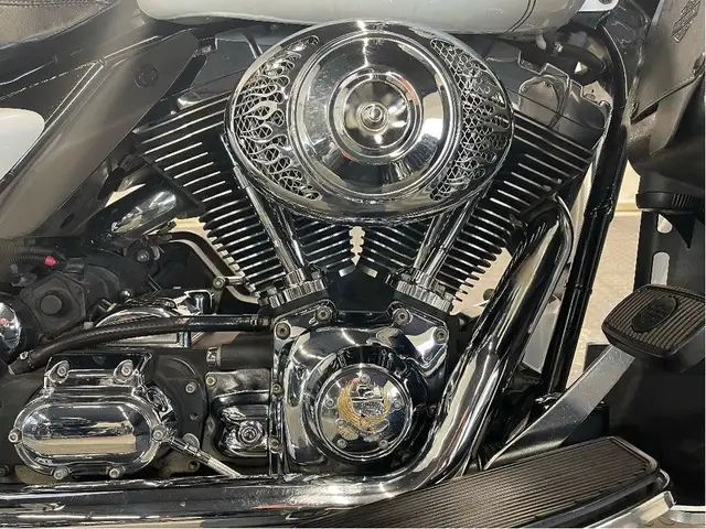2006 Harley-Davidson Electra Glide Ultra Classic ONE OF A KIND/N in Sport Touring in North Bay - Image 17