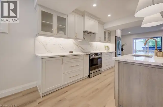34 MOORE Avenue N Waterloo, Ontario in Houses for Sale in Kitchener / Waterloo - Image 4