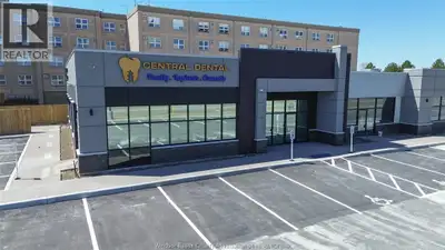 Prime Commercial Leasing Opportunity! Discover an exciting new commercial plaza development on Centr...