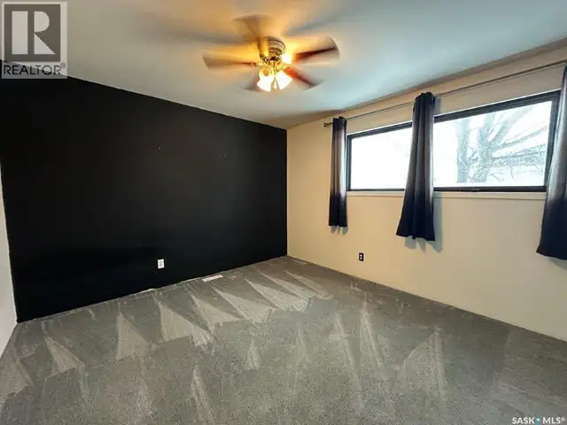 69 Railway AVENUE Kindersley Rm No. 290, Saskatchewan in Houses for Sale in Saskatoon - Image 7