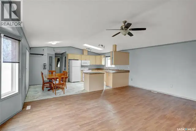 F2 1455 9th AVENUE NE Moose Jaw, Saskatchewan in Houses for Sale in Moose Jaw - Image 8