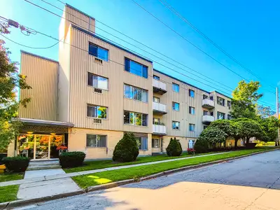 Looking for a quiet, private living community where you can feel right at home? Belle Ayre Apartment...