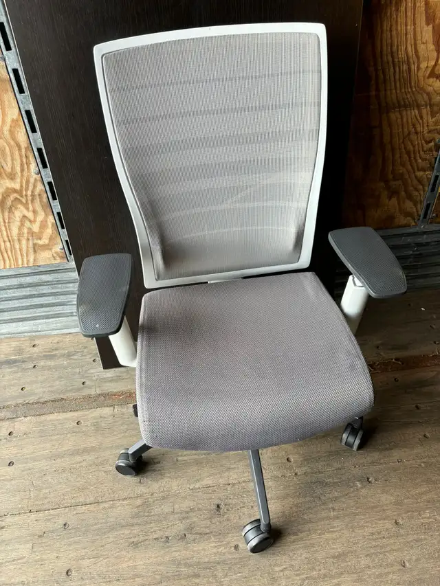 Teknion Visio Synchro Tilt Chair-SitOnIt Seating Torsa Chair!62863277651841124