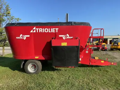 2024 TRIOLIET SOLOMIX 2 1600 ZK TMR FEED MIXER STOCK # A064674 TWIN AUGER 565 CUBIC FEET CAPACITY SI...