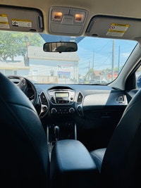 2011 Hyundai Tucson Ready for Adventure! Year: 2011 Make: Hyundai Model: Tucson Mileage: 194,000 Km... (image 6)