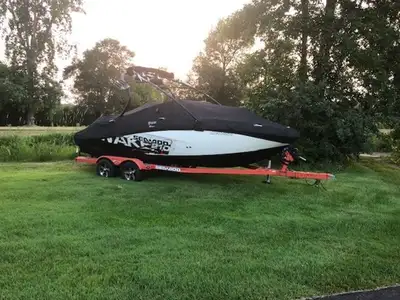 Bay Marine Sales Super Clean.2010 Seadoo 210 Wake 430 hp, 321, 319 Hours, tower speakers, supers cha...