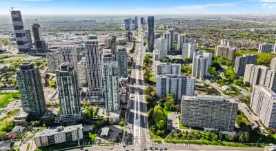 Price: $495,999 / $1,882/mo Welcome to this beautifully appointed 1+1 bedroom condo, perfectly posit...