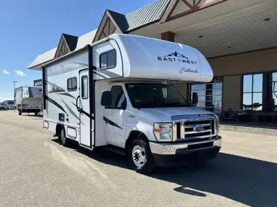 EAST TO WEST Entrada Class C gas motorhome 2200S highlights: 60in.in. x 80in.in. Bunk Over Cab Queen...