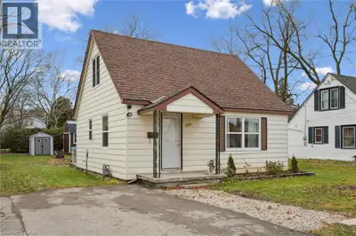 Welcome to this cozy one-and-a-half-storey home located in Listowel. A great opportunity for first-t...